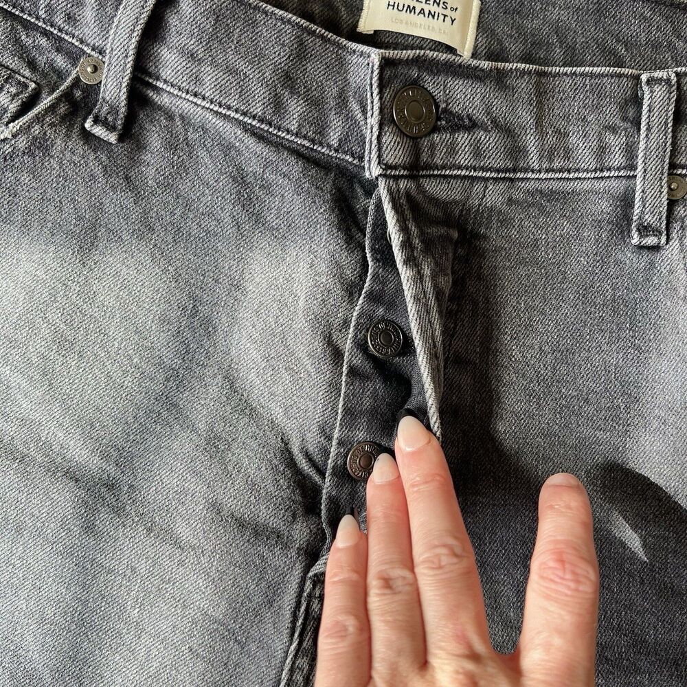Citizens Of Humanity Women’s Size 33 Black Wash DIY Cut Off Jeans Shorts - Picture 7 of 14